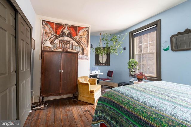 239-00 RACE ST, Philadelphia, PA 19106