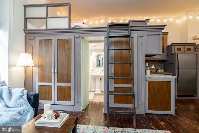 239-00 RACE ST, Philadelphia, PA 19106