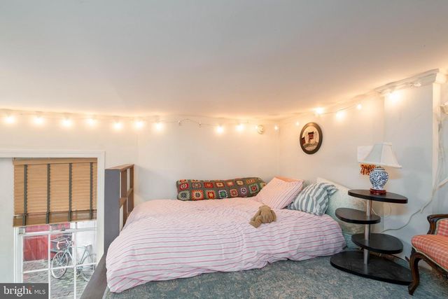 239-00 RACE ST, Philadelphia, PA 19106