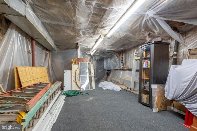 239-00 RACE ST, Philadelphia, PA 19106