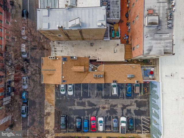 239-00 RACE ST, Philadelphia, PA 19106