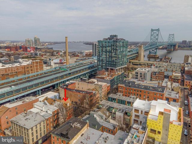 239-00 RACE ST, Philadelphia, PA 19106