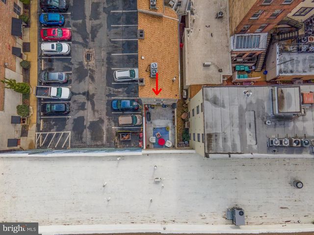 239-00 RACE ST, Philadelphia, PA 19106