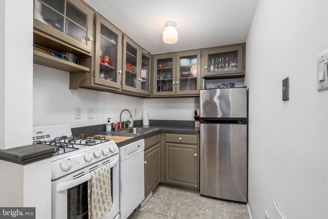 239-00 RACE ST, Philadelphia, PA 19106