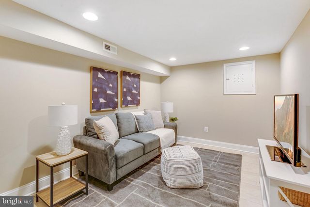 2034 EASTERN AVE, Baltimore, MD 21231