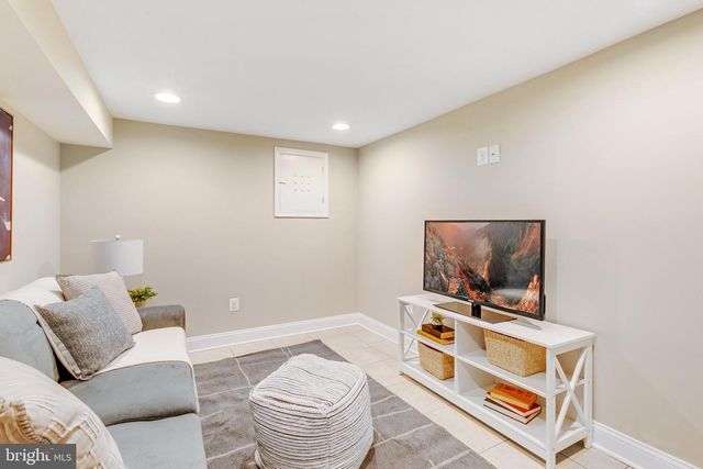 2034 EASTERN AVE, Baltimore, MD 21231