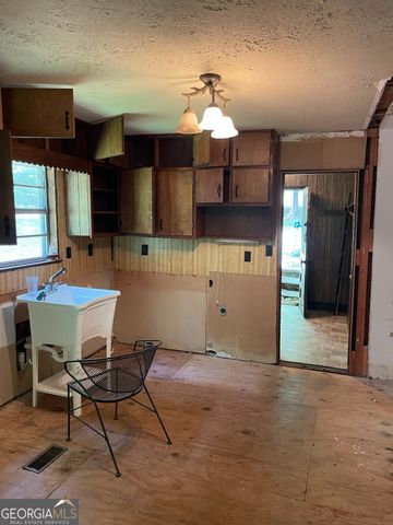 170 S Century Drive, Martin, GA 30557