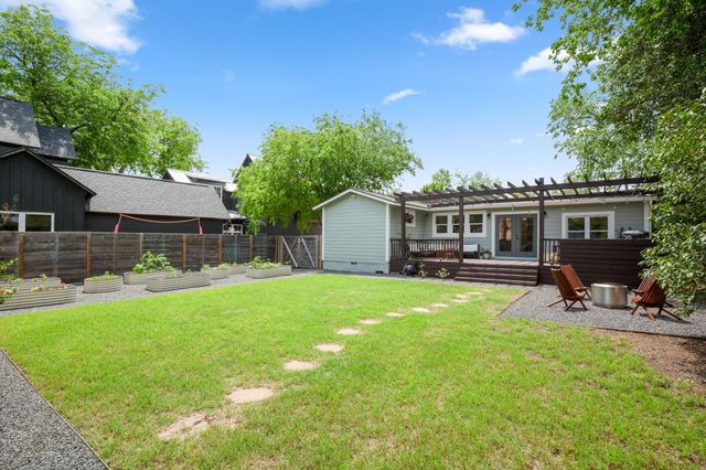 2010 Alegria RD, Austin, TX 78757