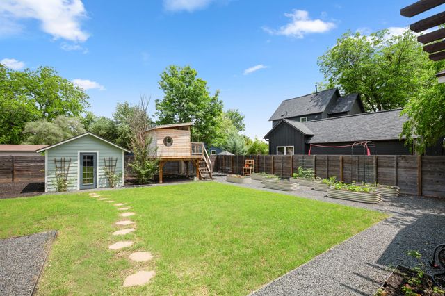 2010 Alegria RD, Austin, TX 78757