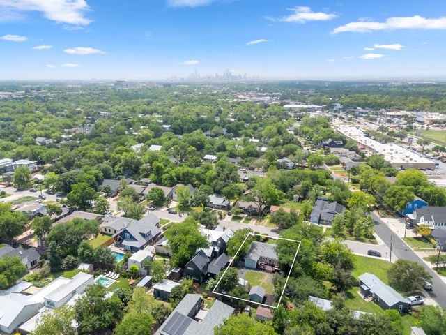 2010 Alegria RD, Austin, TX 78757