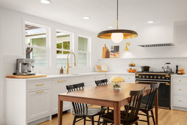 2010 Alegria RD, Austin, TX 78757