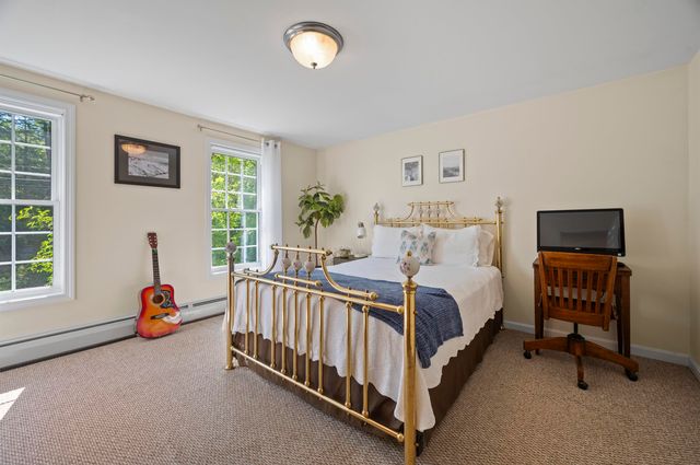 54 Beech Hill Road, Exeter, NH 03833