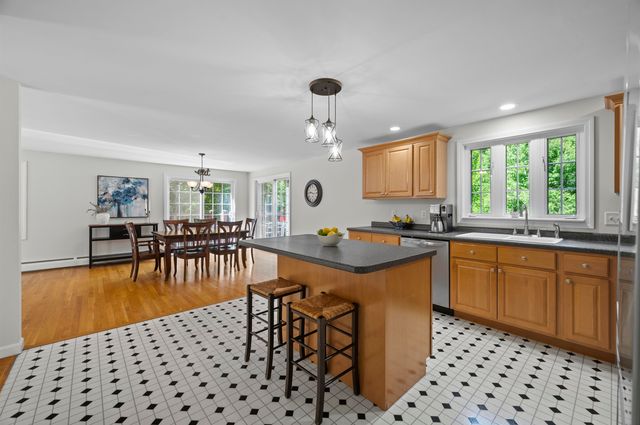 54 Beech Hill Road, Exeter, NH 03833