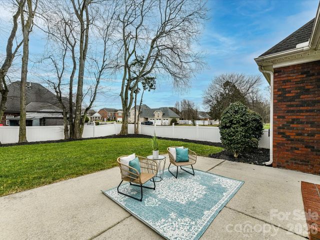 702 King Fredrick Lane SW, Concord, NC 28027