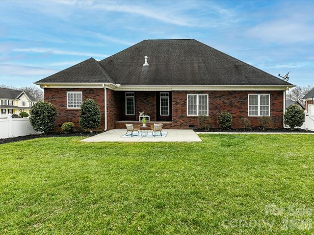 702 King Fredrick Lane SW, Concord, NC 28027
