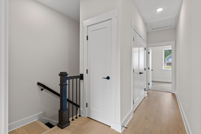 737 N Market Street 8, Chattanooga, TN 37405