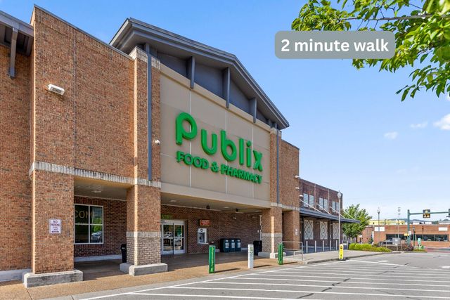 737 N Market Street 8, Chattanooga, TN 37405
