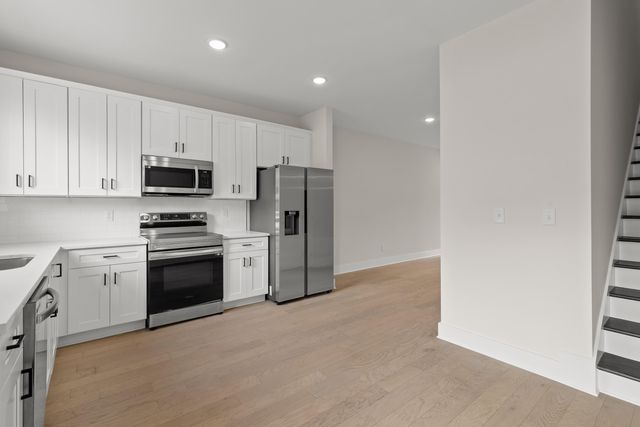737 N Market Street 8, Chattanooga, TN 37405