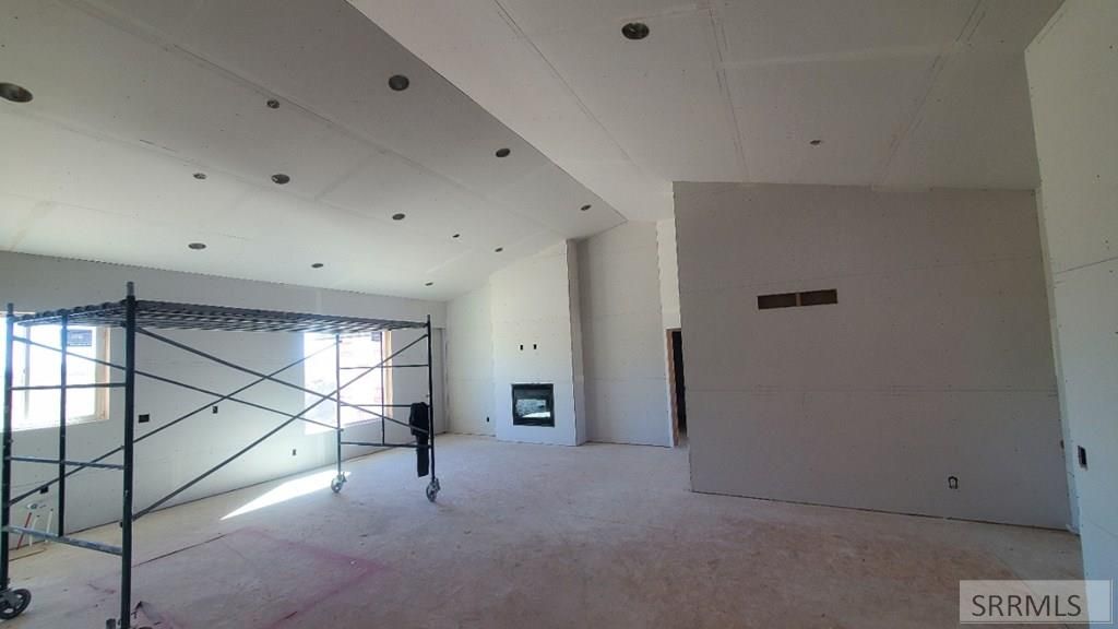 Image 5 of property listing at 345 N 690W Lemhi Road, Blackfoot, ID 83221