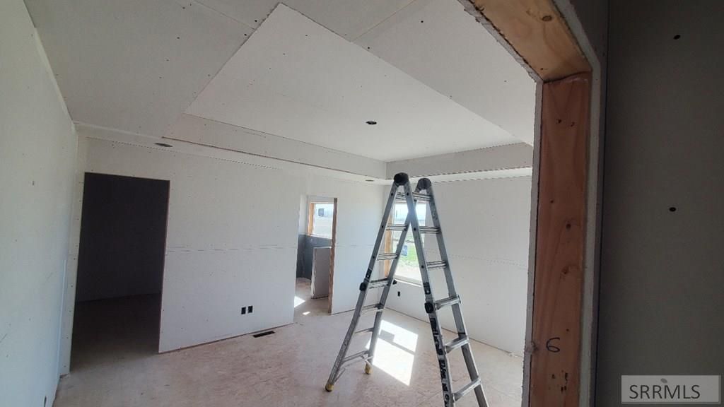 Image 6 of property listing at 345 N 690W Lemhi Road, Blackfoot, ID 83221