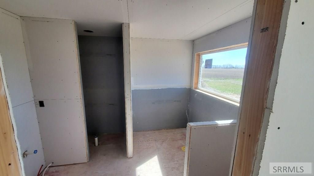 Image 7 of property listing at 345 N 690W Lemhi Road, Blackfoot, ID 83221