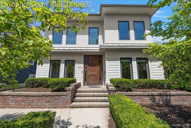 559 Bennaville Avenue, Birmingham, MI 48009