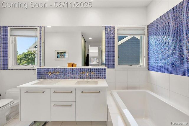 559 Bennaville Avenue, Birmingham, MI 48009