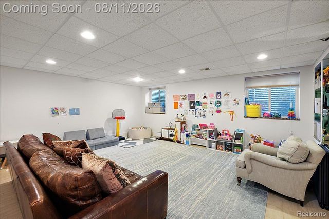559 Bennaville Avenue, Birmingham, MI 48009