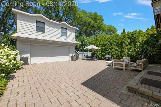 559 Bennaville Avenue, Birmingham, MI 48009