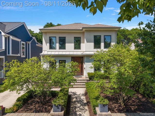 559 Bennaville Avenue, Birmingham, MI 48009
