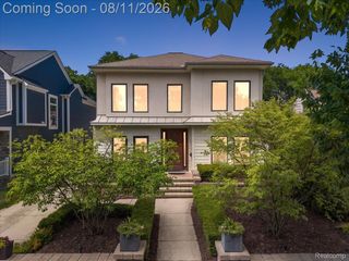 559 Bennaville Avenue, Birmingham, MI 48009