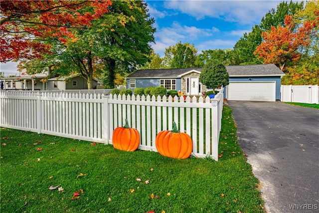 4534 Porter Center Road, Lewiston, NY 14092