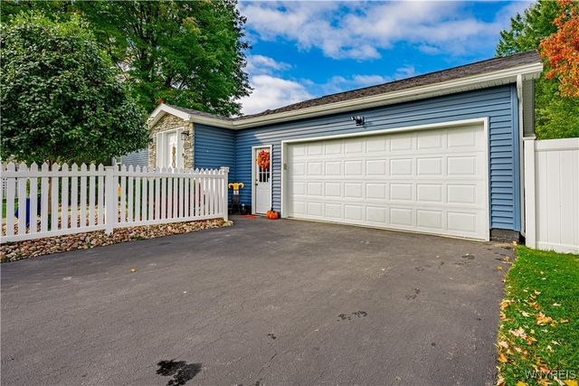 4534 Porter Center Road, Lewiston, NY 14092