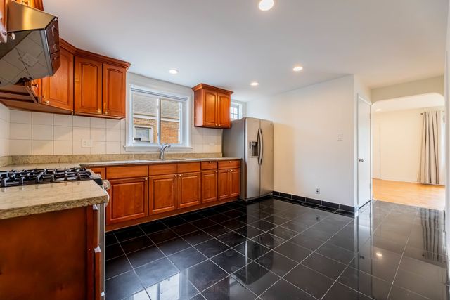 4830 S Ridgeway Avenue, Chicago, IL 60632