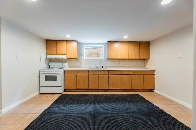 4830 S Ridgeway Avenue, Chicago, IL 60632