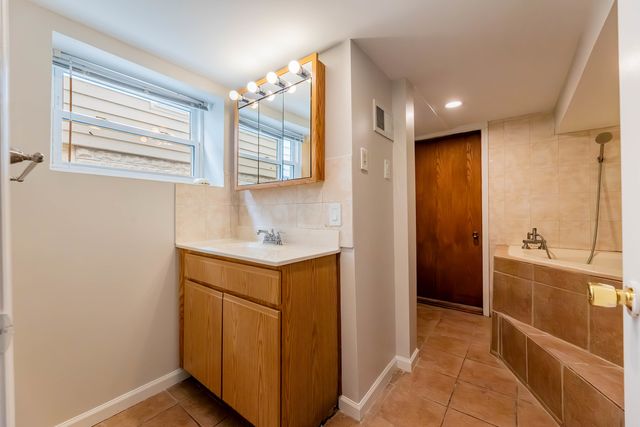 4830 S Ridgeway Avenue, Chicago, IL 60632