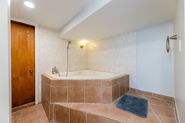 4830 S Ridgeway Avenue, Chicago, IL 60632