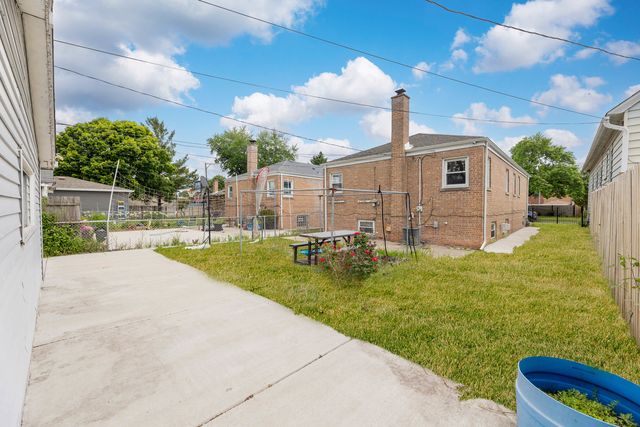 4830 S Ridgeway Avenue, Chicago, IL 60632