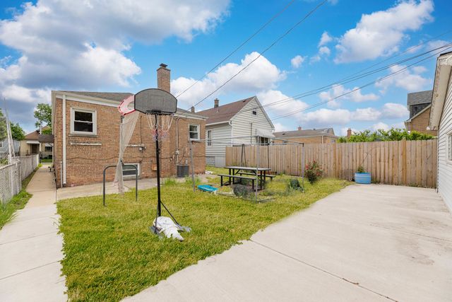 4830 S Ridgeway Avenue, Chicago, IL 60632