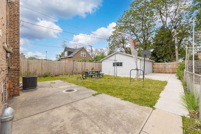 4830 S Ridgeway Avenue, Chicago, IL 60632