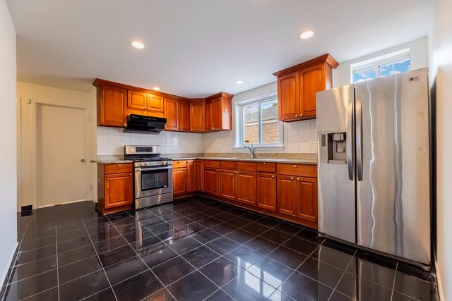 4830 S Ridgeway Avenue, Chicago, IL 60632