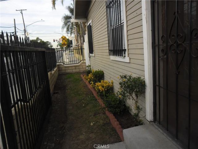 307 N Shelton St, Santa Ana, CA 92703