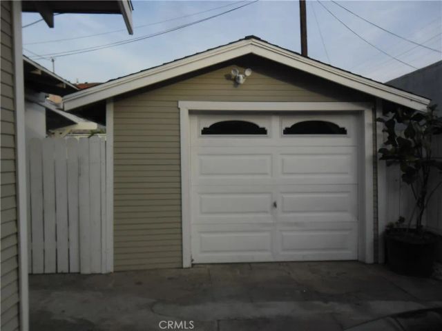 307 N Shelton St, Santa Ana, CA 92703