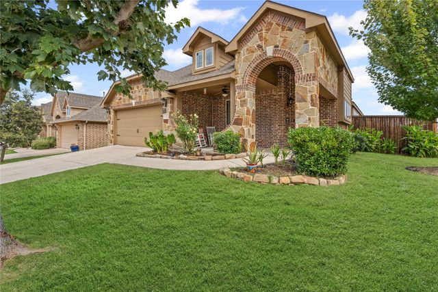 1033 Rustic Oak Way, Burleson, TX 76028
