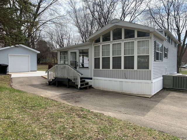 352 Skyline Drive, Edgerton, WI 53534