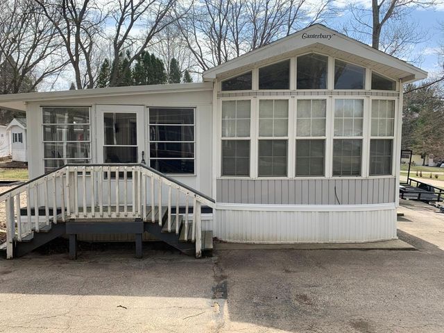 352 Skyline Drive, Edgerton, WI 53534