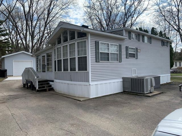 352 Skyline Drive, Edgerton, WI 53534