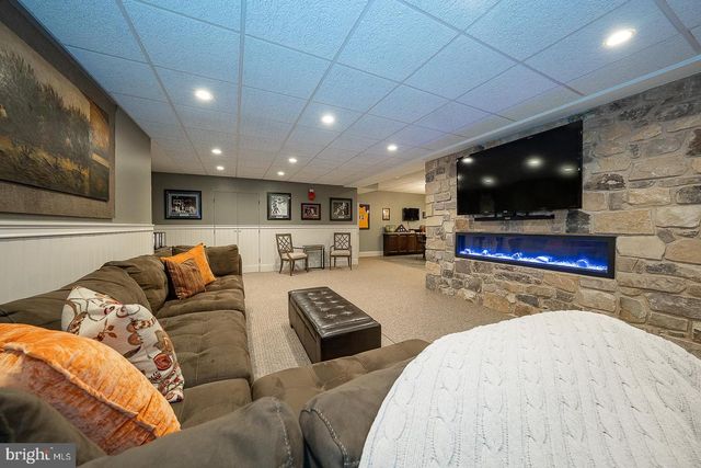 2705 MATLACK DR, Audubon, PA 19403