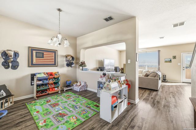 810 Cielo Way, San Antonio, TX 78253