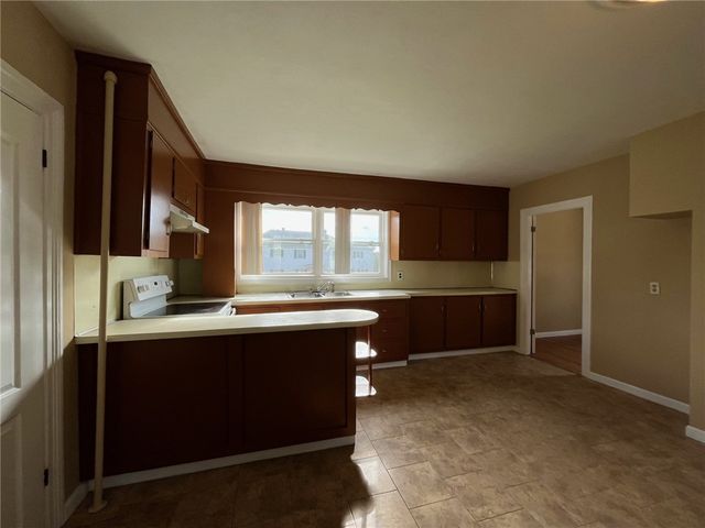 1140 S Broadway Street, East Providence, RI 02914
